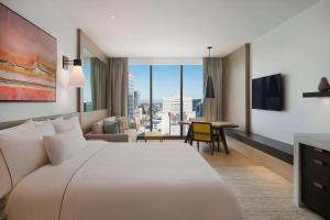TV a/nebo společenská místnost v ubytování The Westin Perth
