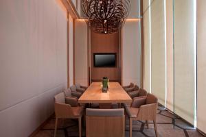 Area soggiorno di Courtyard by Marriott Hong Kong Sha Tin