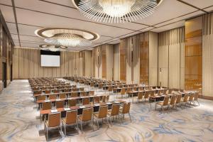 Zona business o sala conferenze di Courtyard by Marriott Hong Kong Sha Tin