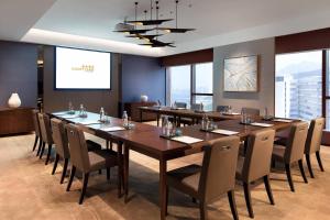 Zona business o sala conferenze di Courtyard by Marriott Hong Kong Sha Tin