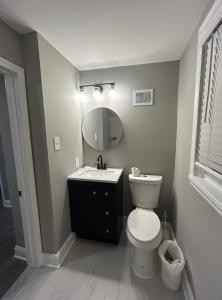 Koupelna v ubytování Single home, 4 beds, 2 baths + 53 fotografií