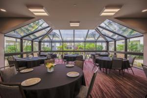 Restaurace v ubytování Courtyard by Marriott Lincroft Red Bank