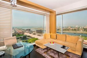 Renaissance Lucknow Hotel, Gomti Nagar的休息区