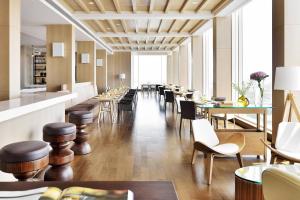 Renaissance Lucknow Hotel, Gomti Nagar的休息区
