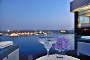 Renaissance Lucknow Hotel, Gomti Nagar的酒水