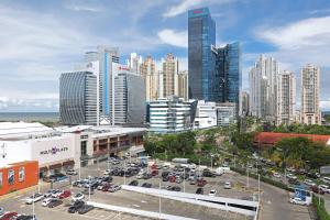 Nespecifikovaný výhled na destinaci Panamá nebo výhled na město při pohledu z hotelu