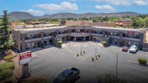 an overhead view of a building with a parking lot at Wildflower Inn at Bell Rock in Sedona +46 photos