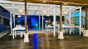 Restaurace v ubytování The Trawangan Resort