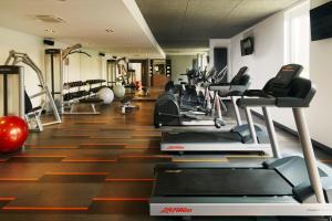 Fitness centrum a/nebo fitness zařízení v ubytování Aloft München