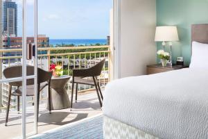 Balkón nebo terasa v ubytování Courtyard by Marriott Waikiki Beach