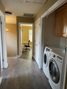 Fotografie z fotogalerie ubytování Cozy 3-Bedroom house with central AC and heating v destinaci Fremont