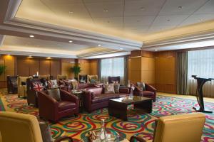 Posezení v ubytování Renaissance Shanghai Pudong Hotel