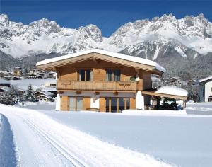 Chalet Der Tyroler Adler im Zentrum vom Wilden Kaiser v zimě