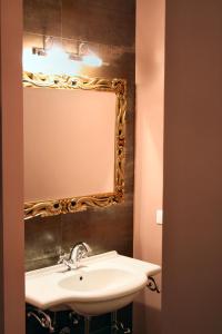 Koupelna v ubytování Corte dei Galli B&B + 9 fotografií