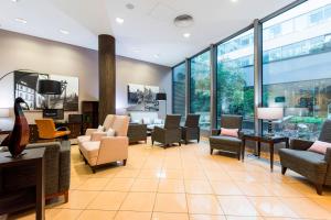 TV a/nebo společenská místnost v ubytování Courtyard by Marriott Prague City