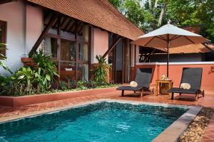Der Swimmingpool an oder in der Nähe von Renaissance Koh Samui Resort & Spa