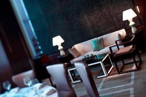 Posezení v ubytování Renaissance Tianjin Lakeview Hotel