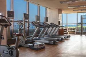 O centro de fitness e/ou as comodidades de fitness de Renaissance Wuhan Hotel