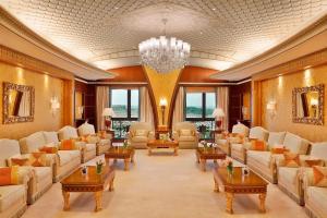 Posezení v ubytování The Ritz-Carlton, Riyadh