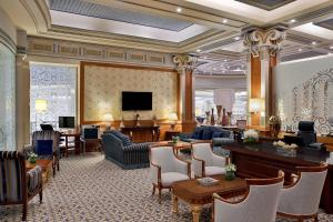 TV a/nebo společenská místnost v ubytování The Ritz-Carlton, Riyadh