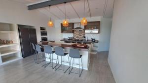 Fotografie z fotogalerie ubytování 3 Ensuite Bedrooms, Sea View, Private Pool & Solar v destinaci Ballito