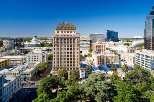 Nespecifikovaný výhled na destinaci Sacramento nebo výhled na město při pohledu z hotelu