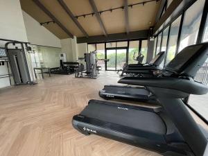 Fitness centrum a/nebo fitness zařízení v ubytování Traveller's Station