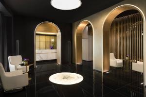 Posezení v ubytování The Pantheon Iconic Rome Hotel, Autograph Collection