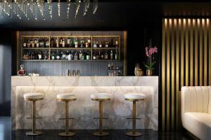 Lounge nebo bar v ubytování The Pantheon Iconic Rome Hotel, Autograph Collection