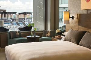 Posezení v ubytování Renaissance Johor Bahru Hotel