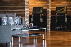 Posezení v ubytování Renaissance Johor Bahru Hotel