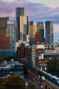 Ein allgemeiner Blick auf Manchester oder ein Stadtblick von des Hotels aus