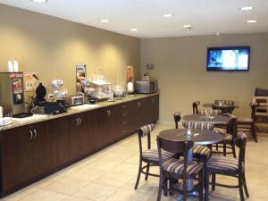 Restorāns vai citas vietas, kur ieturēt maltīti, naktsmītnē Microtel Inn & Suites By Wyndham Mineral Wells/Parkersburg