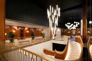 Uma área de estar em HONEYROSE Hotel, Montreal, a Tribute Portfolio Hotel