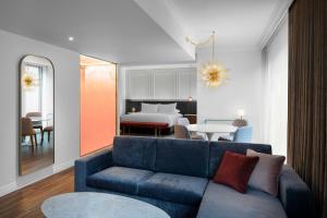 Uma área de estar em HONEYROSE Hotel, Montreal, a Tribute Portfolio Hotel