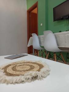 Μια τηλεόραση ή/και κέντρο ψυχαγωγίας στο M&M Cozy Apartment 1 +5 φωτογραφίες