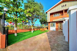 Zahrada ubytování ll EMPYREAN STAY ll AIRAWAT VILLA ll 2BHK ll AC ll PRIVATE POOL ll WIFI ll