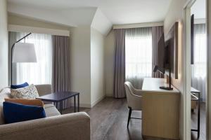 Posezení v ubytování Kingston Marriott Hotel