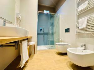 Ένα μπάνιο στο B&B Donna Ca'