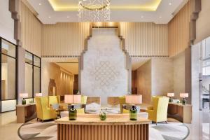 Posezení v ubytování Courtyard by Marriott Madurai