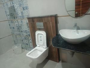 Koupelna v ubytování Riverside Resort Yelagiri