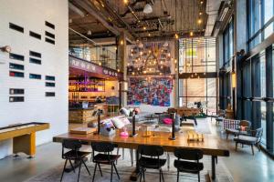 Restaurace v ubytování Moxy Washington, DC Downtown