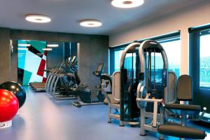 Academia e/ou comodidades em Renaissance Warsaw Airport Hotel
