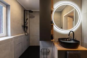 Phòng tắm tại Mokka Suite Design in Neumünster