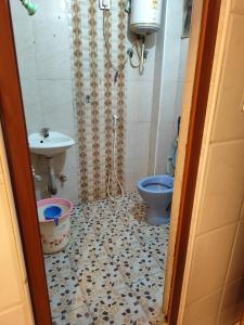 Ένα μπάνιο στο NB Inn Palace +9 φωτογραφίες