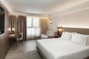 Postel nebo postele na pokoji v ubytování AC Hotel by Marriott St Julian's