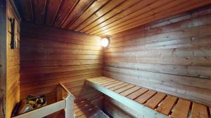 Φωτογραφία από το άλμπουμ του בית הזורע של רשת לב הגולן - 5 צימרים מדהימים עם בריכה משותפת מחוממת ומקורה ליד הכנרת σε Menaẖemya