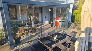 Rõdu või terrass majutusasutuses Relais des Vosges