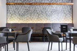Χώρος καθιστικού στο Courtyard by Marriott Pilsen