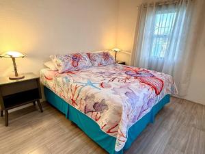 Φωτογραφία από το άλμπουμ του Steps to the Sea - 2bd By ZenBreak σε Saint Peter